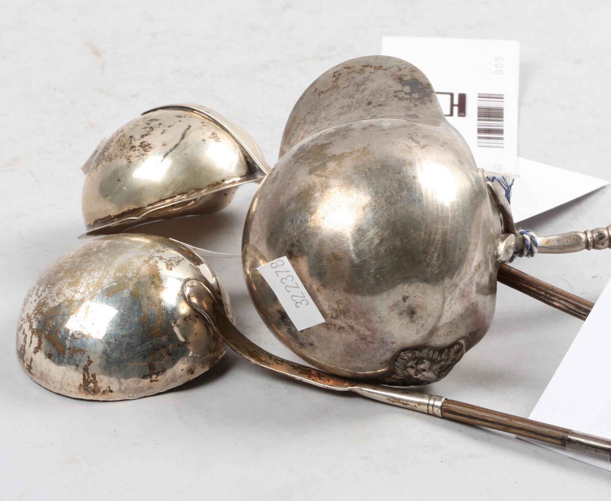 SOPPSLEV SAMT BÅLSLEVAR, 3 st, silver, otydl stämplar, 1800/1900-tal.