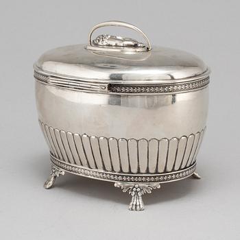 A silver sugar box by CG Hallberg Stockholm, 1912.