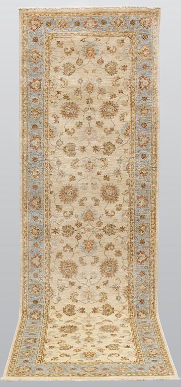 Gallerimatta, Ziegler design, ca 251 x 81 cm.