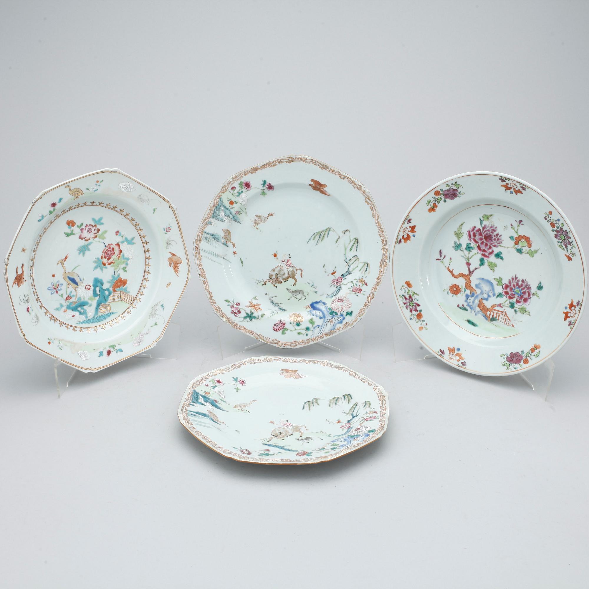 TALLRIKAR, 2+1+1 st, porslin Kina, Qing dynastin, Qianlong (1735-1796).