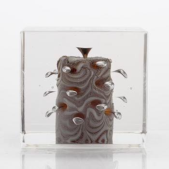 Oiva Toikka, an annual glass cube, 1979, signed Oiva Toikka, Nuutajärvi 1979, numbered 608/1000.