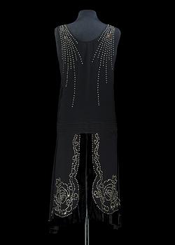 A 1920s dress.