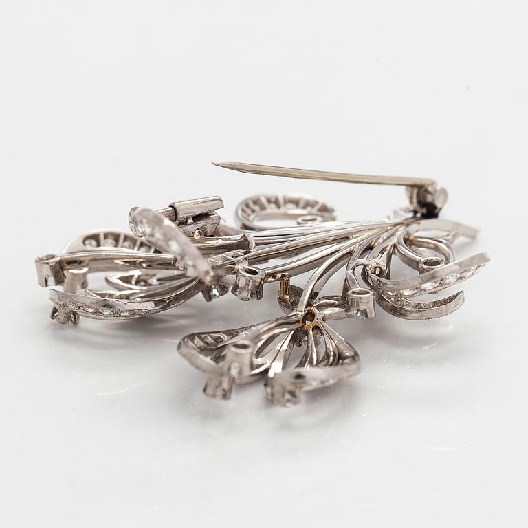 A. Tillander, Brosch, palladium med briljant- och åttkantslipade diamanter. Helsingfors.