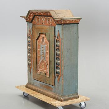 HÄNGSKÅP, Alfta, Hälsingland, 1700-talets slut.