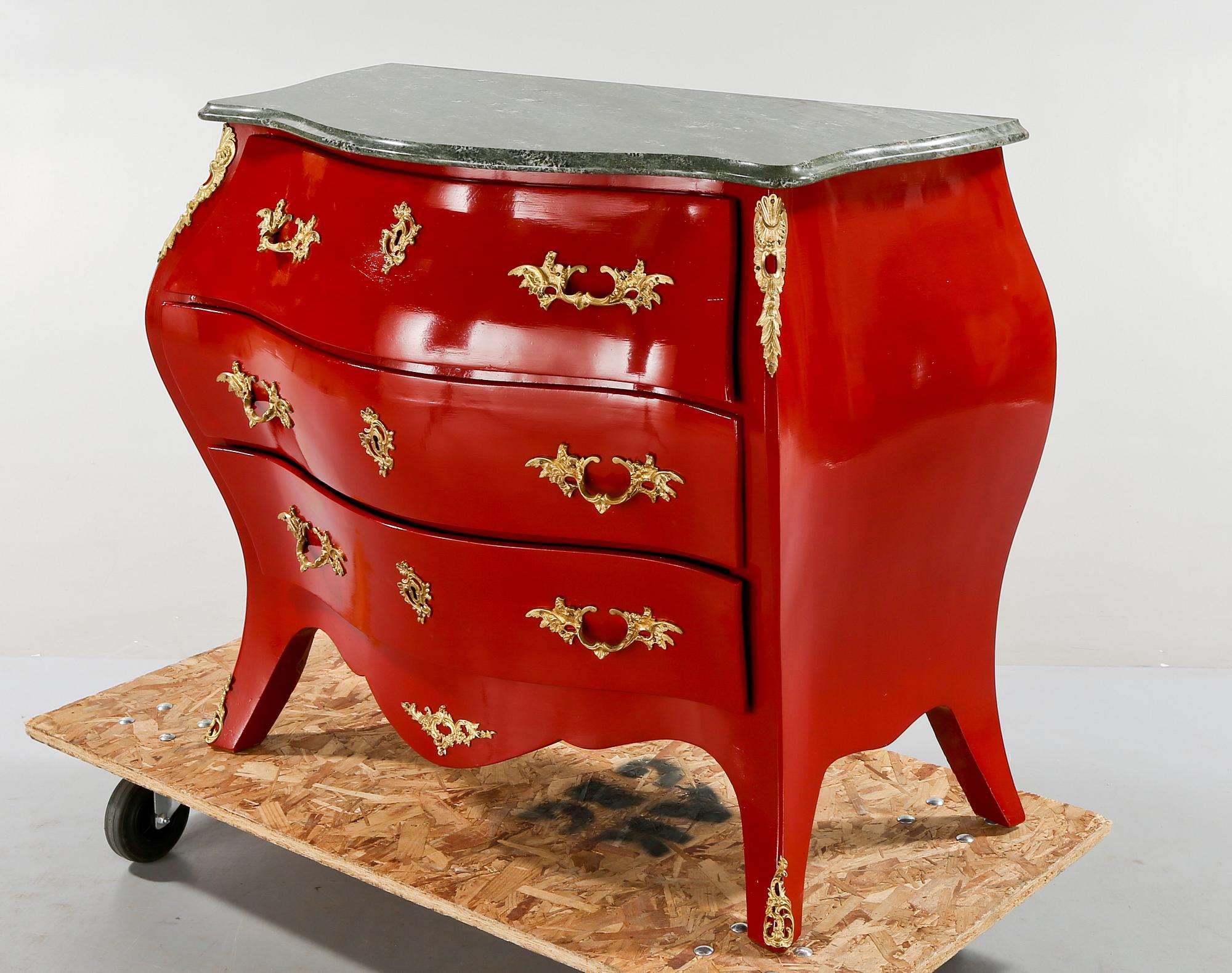 BYRÅ, rokokostil, 1900-tal.