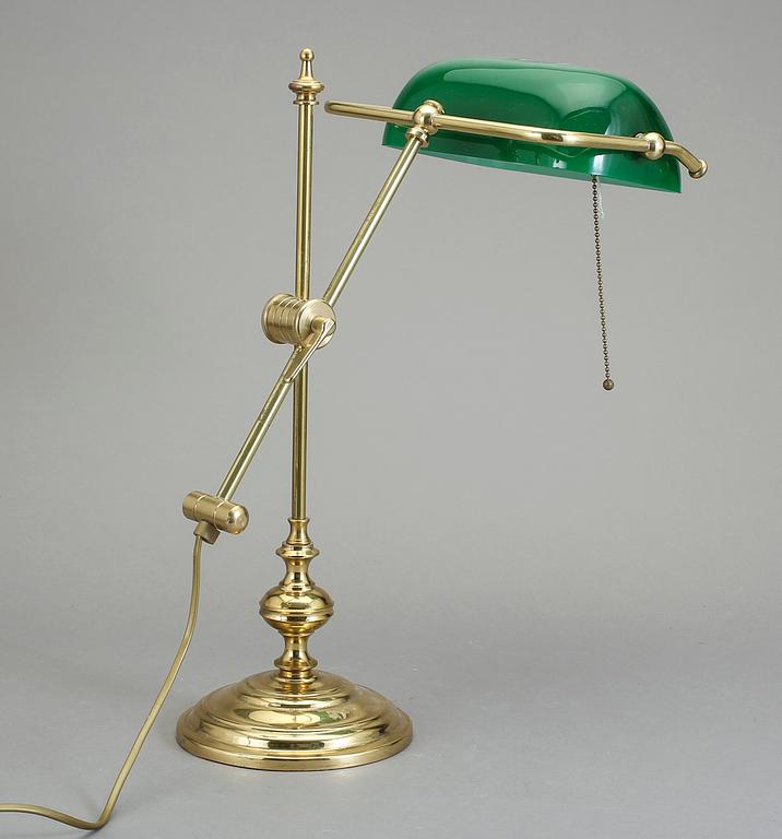 SKRIVBORDSLAMPA, 1900-talet andra hälft.