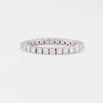 RING, sk eternityring, med briljantslipade diamanter, ca 0.70 ct.