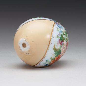 ÄGG, porslin. Ryssland, 1800-tal.