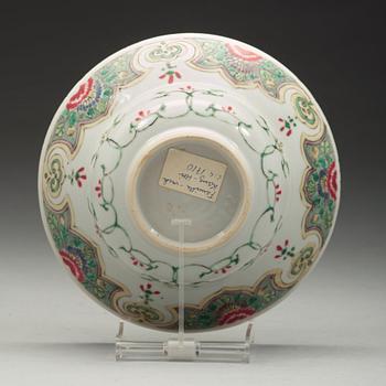 SKÅL, porslin. Qingdynastin, Kangxi (1662-1722).