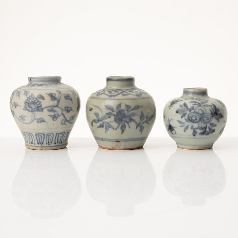 A group of eleven Chinese jars and vases, late Ming dynasty / 17th century.