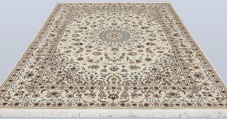 Carpet, Nain part silk, 305 x 204 cm.