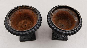 TRÄDGÅRDSURNOR, 1 par, No 1, Husqvarna, omkring år 1900.