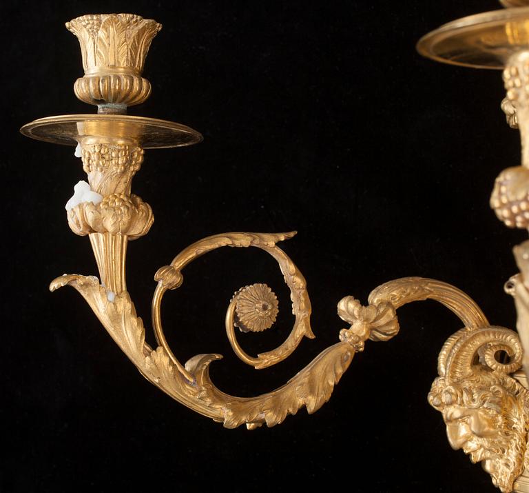 APPLIQUER, för tre ljus, ett par. Frankrike, 1800-tal. Louis XVI-stil.