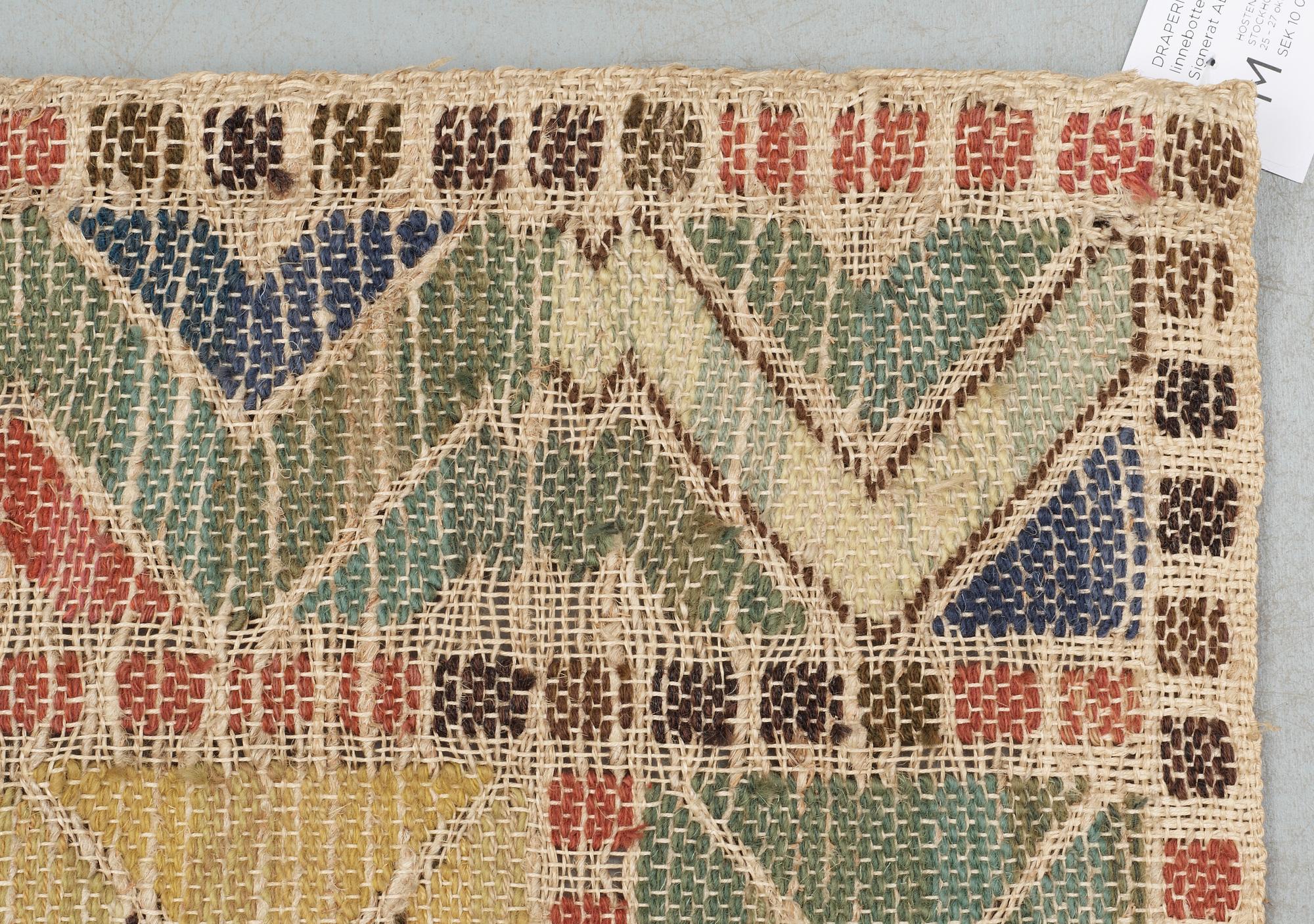 DRAPE. "Rågen". Inplock på linnebotten (flat weave). 212,5 x 131,5 cm. Signed AB MMF.