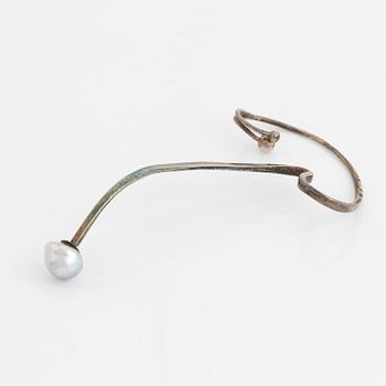 Sigurd Persson, örhänge, silver och pärla.