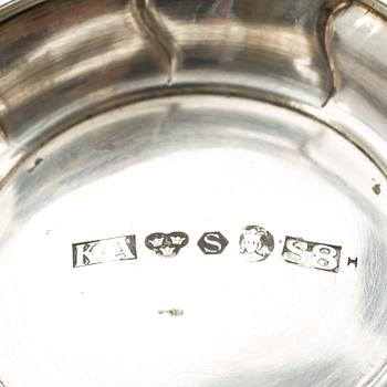 BÄGARE, 2 st. Silver, C G Hallberg, Stockholm 1948, K Andersson, Stockholm 1944. Total vikt ca 298 gram.