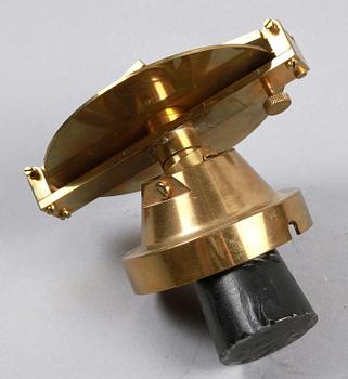 KOMPASS, mässing, Weilbach & Co. Sent 1900-tal.