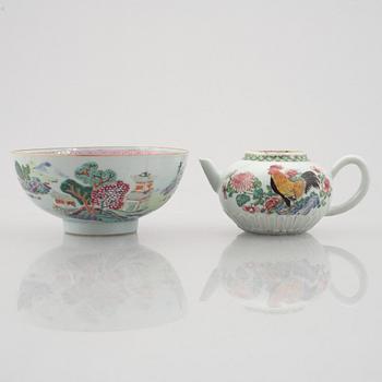 Six pieces of Chinese porcelain, Qing dynasty, 18th-19th century.