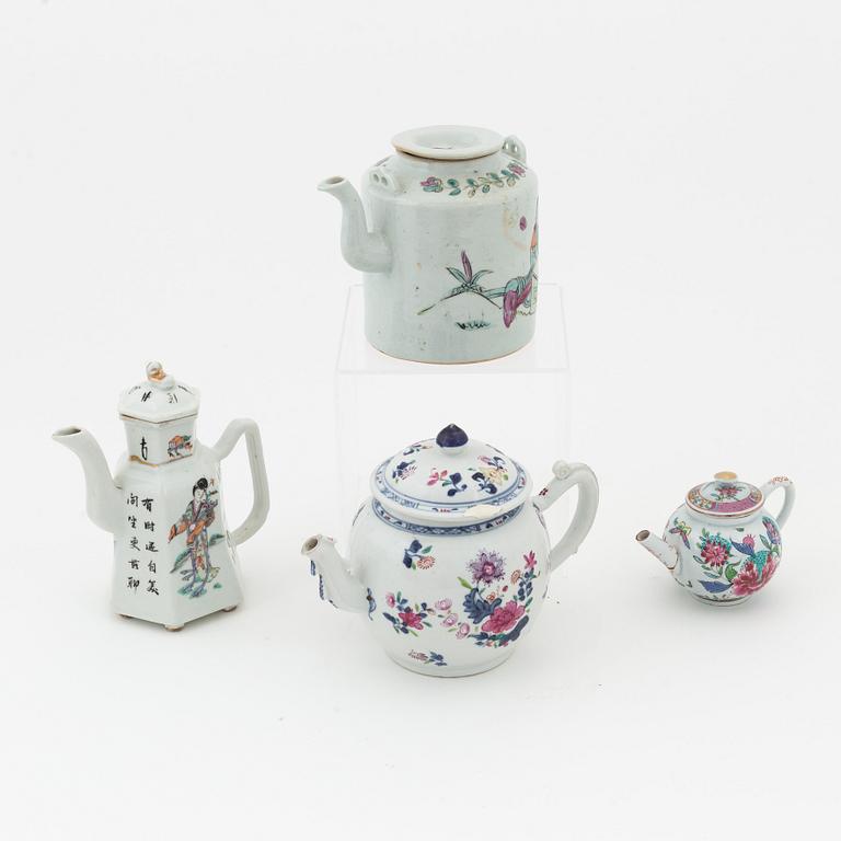 A set of four Chinese tea pots, 18/20th Century.