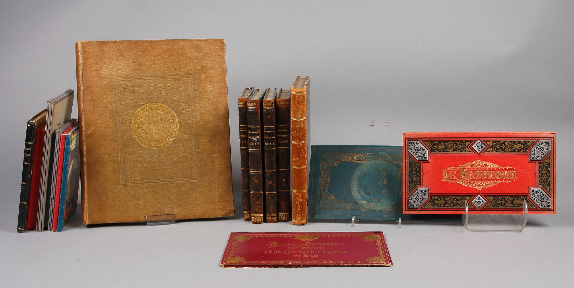 BÖCKER SAMT BILDMAPPAR OCH KARTOR, 15 st, geografi, bla "Handbok för affärsmän och resande" av GF Bergholtz, Hamburg 186.