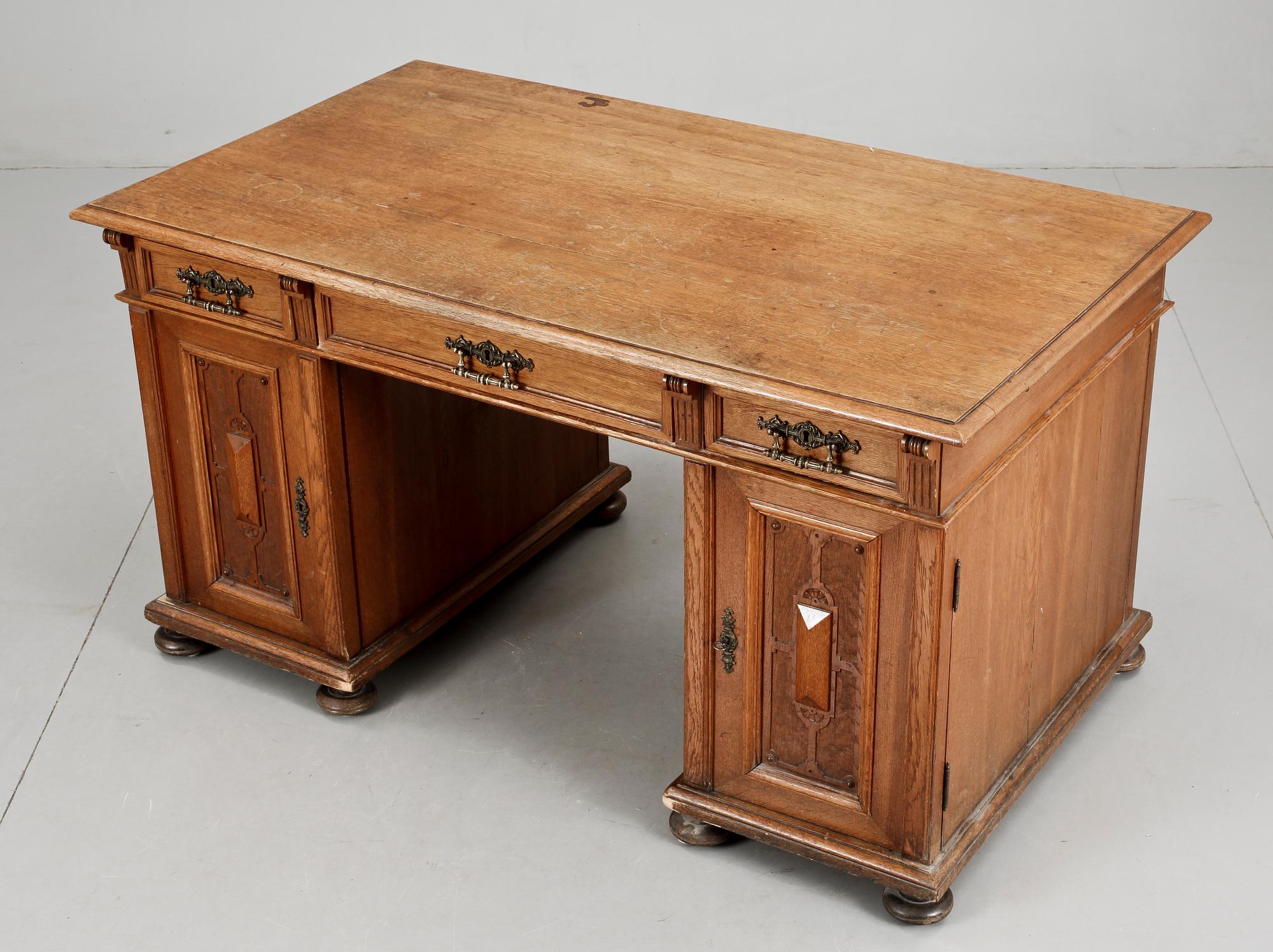 SKRIVBORD, nyrenässans, 1900-talets början.