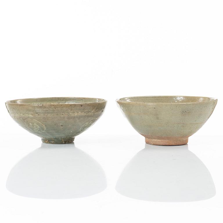 Skålar, två stycken, glaserat stengods, Korea, Joseon (1392–1897).