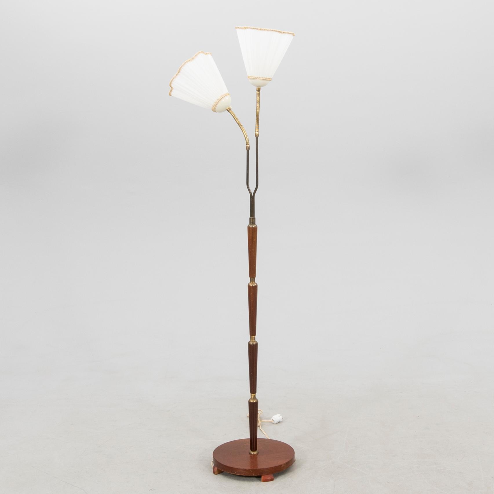 Golvlampa 1900-talets mitt.