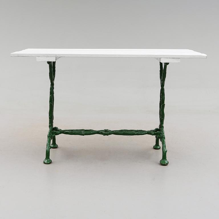 TRÄDGÅRDSBORD, 1900-talets första hälft.