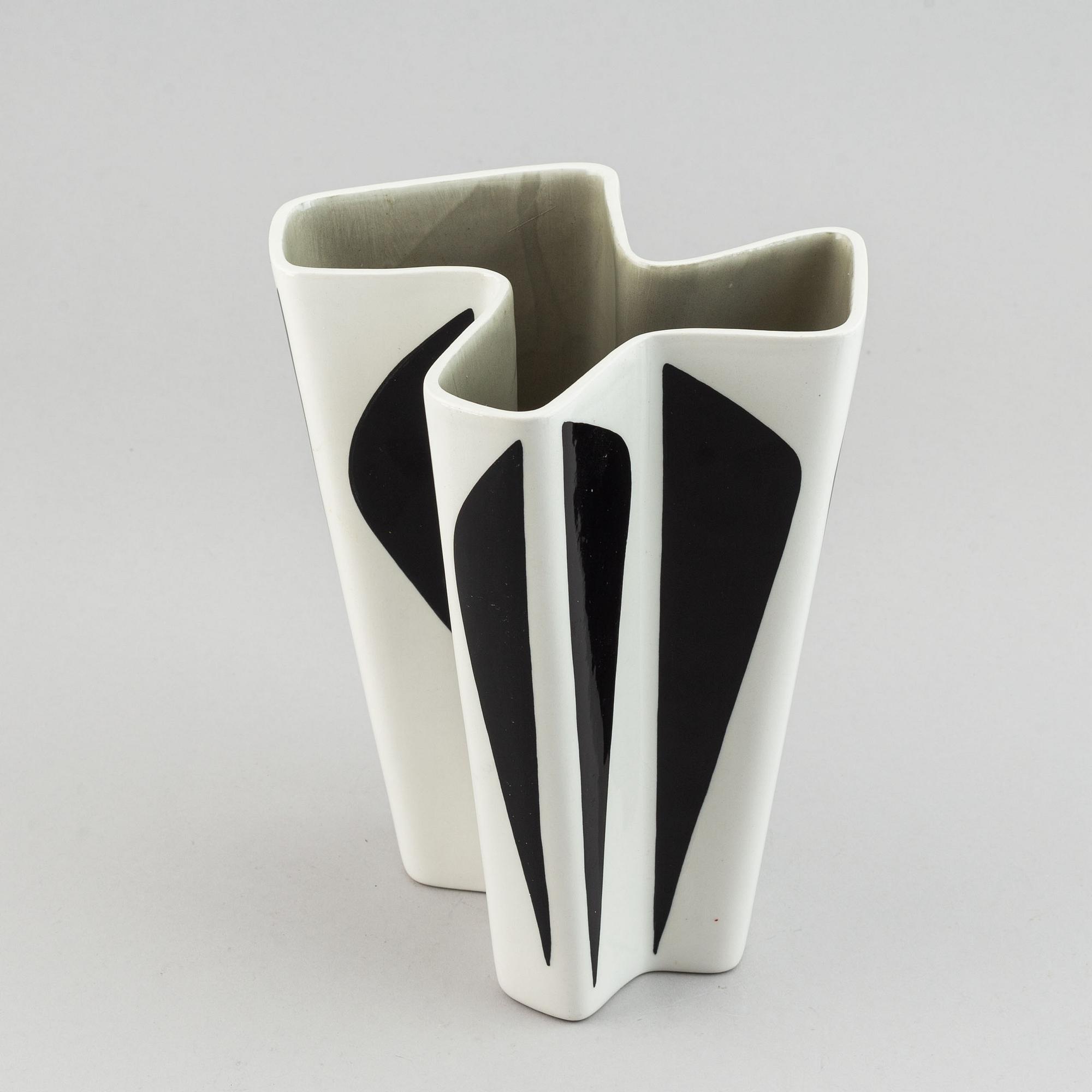 Carl-Harry Stålhane, a 'Konstrakta SNT' vase, for Rörstrand, designed 1953.