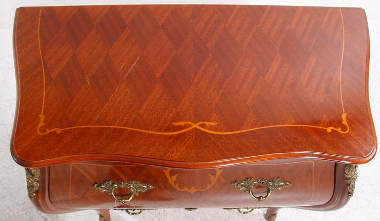 BYRÅ, rokokostil, 1900-tal.