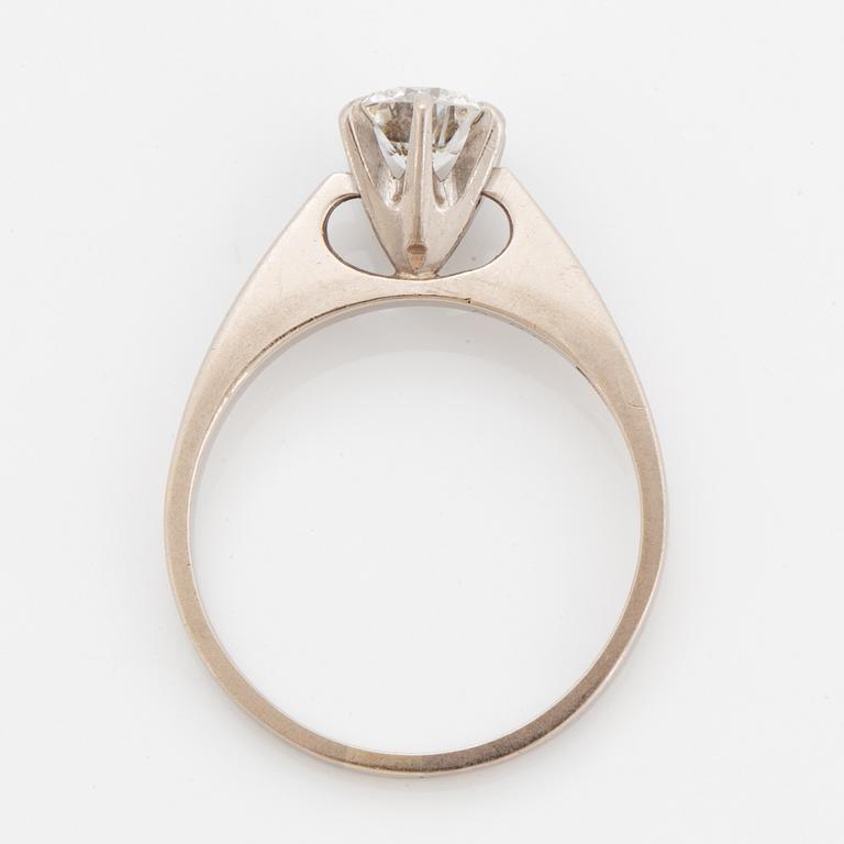 Ring, med briljantslipad diamant.