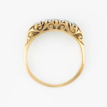 Ring, allians, 18K guld med gammalslipade diamanter.