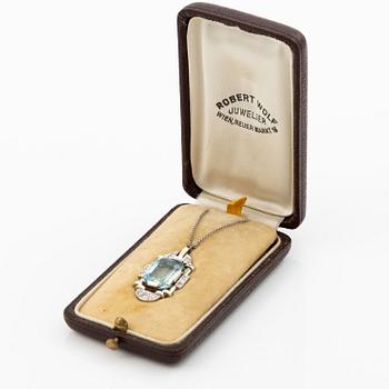 Hänge 14K guld med fasettslipad akvamarin och åttkantslipade diamanter. Art Déco.