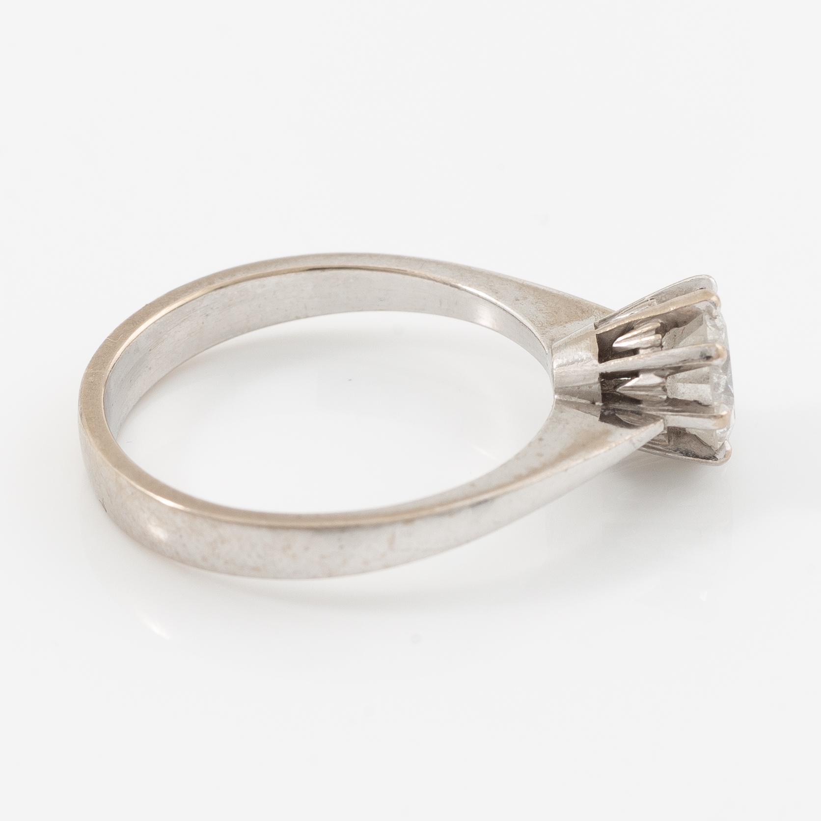 Ring in 18K white gold with brilliant-cut diamond 0.95 ct.