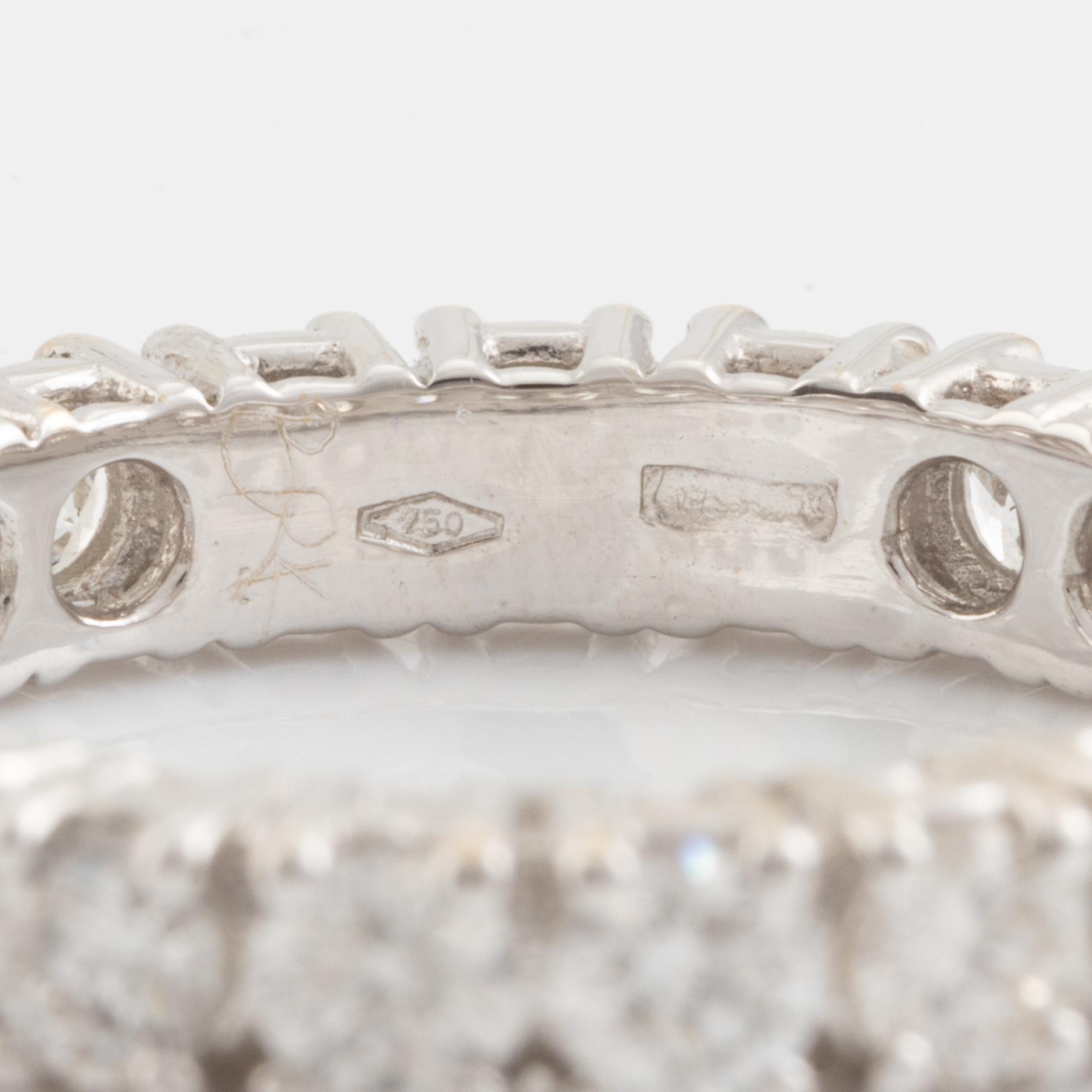 Brilliant cut diamond eternity ring, with HRD report.