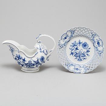Five Meissen porcelain objects, 20th century.