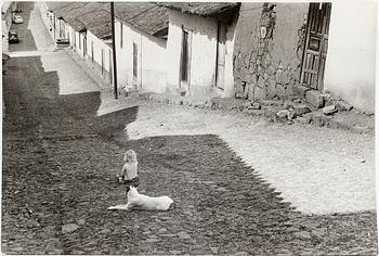 HENRI CARTIER-BRESSON, gelatin silver print stamped by the photographer and by Magnum Photos Incorporated on verso.