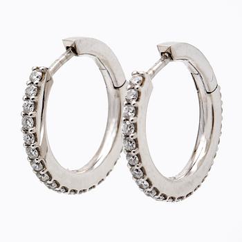 Ole Lynggaard earrings, 18K gold with 42 brilliant-cut diamonds 0,42 ct in total, TW VS, diameter 16 mm.