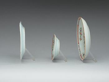 SERVISDELAR, fem stycken, kompaniporslin. Qing dynastin, Qianlong (1736-95).