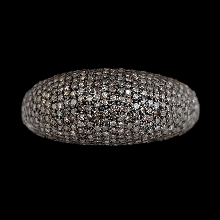 RING, silver, diamanter tot 3.53 ct. Vikt ca 14 g.