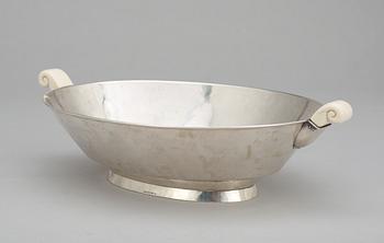 A Norwegian silver bowl imported by E.O.Möller, Malmö 1931.