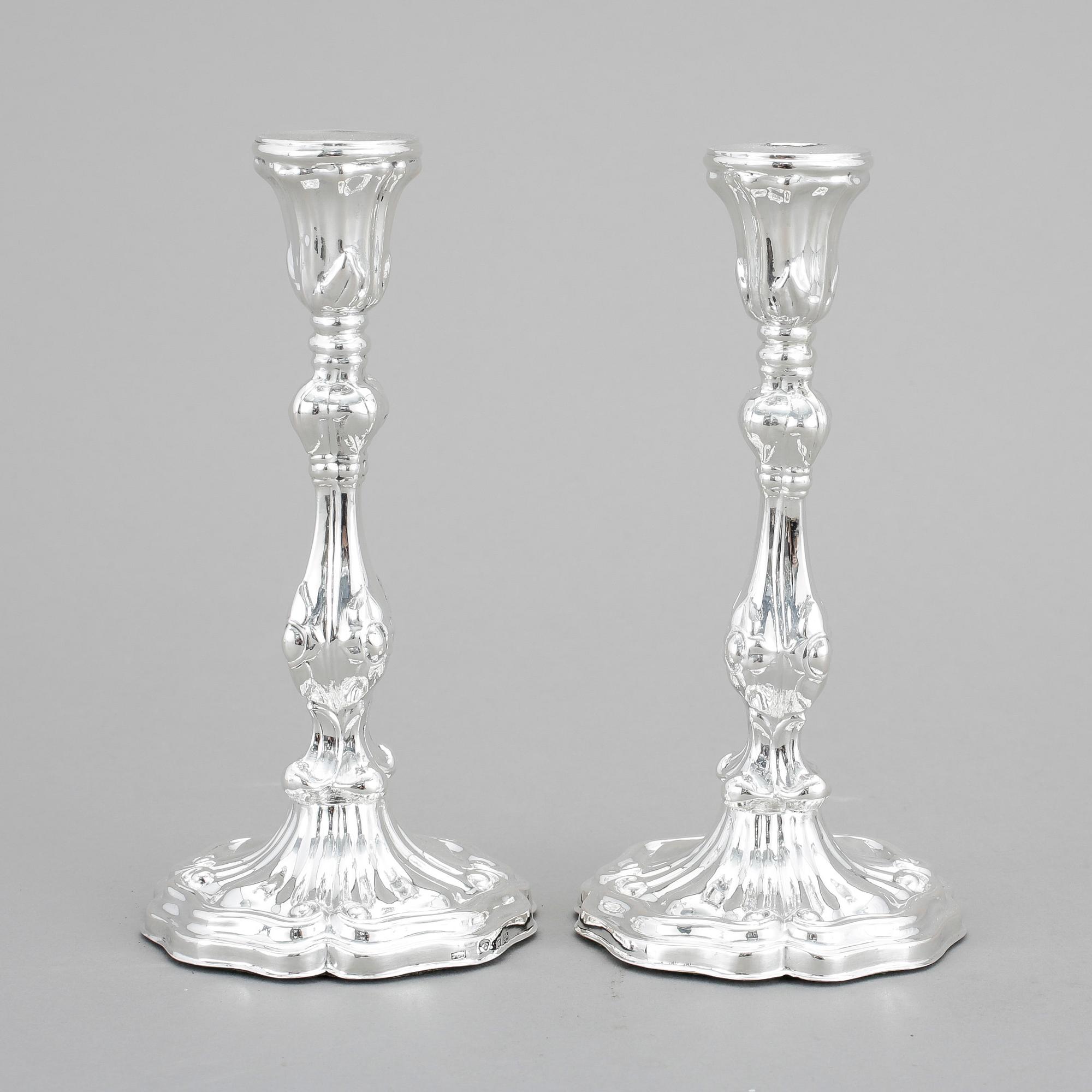 LJUSSTAKAR, ett par, silver, nyrokoko, Johan Olof Östlund, Gävle 1857.