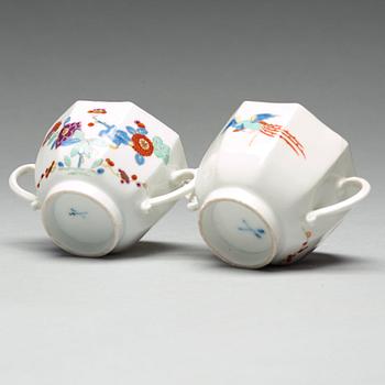 A pair of Meissen 'Kakiemon' cups, 18th Century.