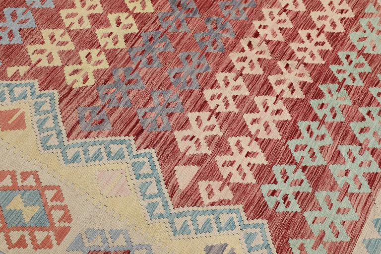 Matta, Kelim, ca 238 x 178 cm.