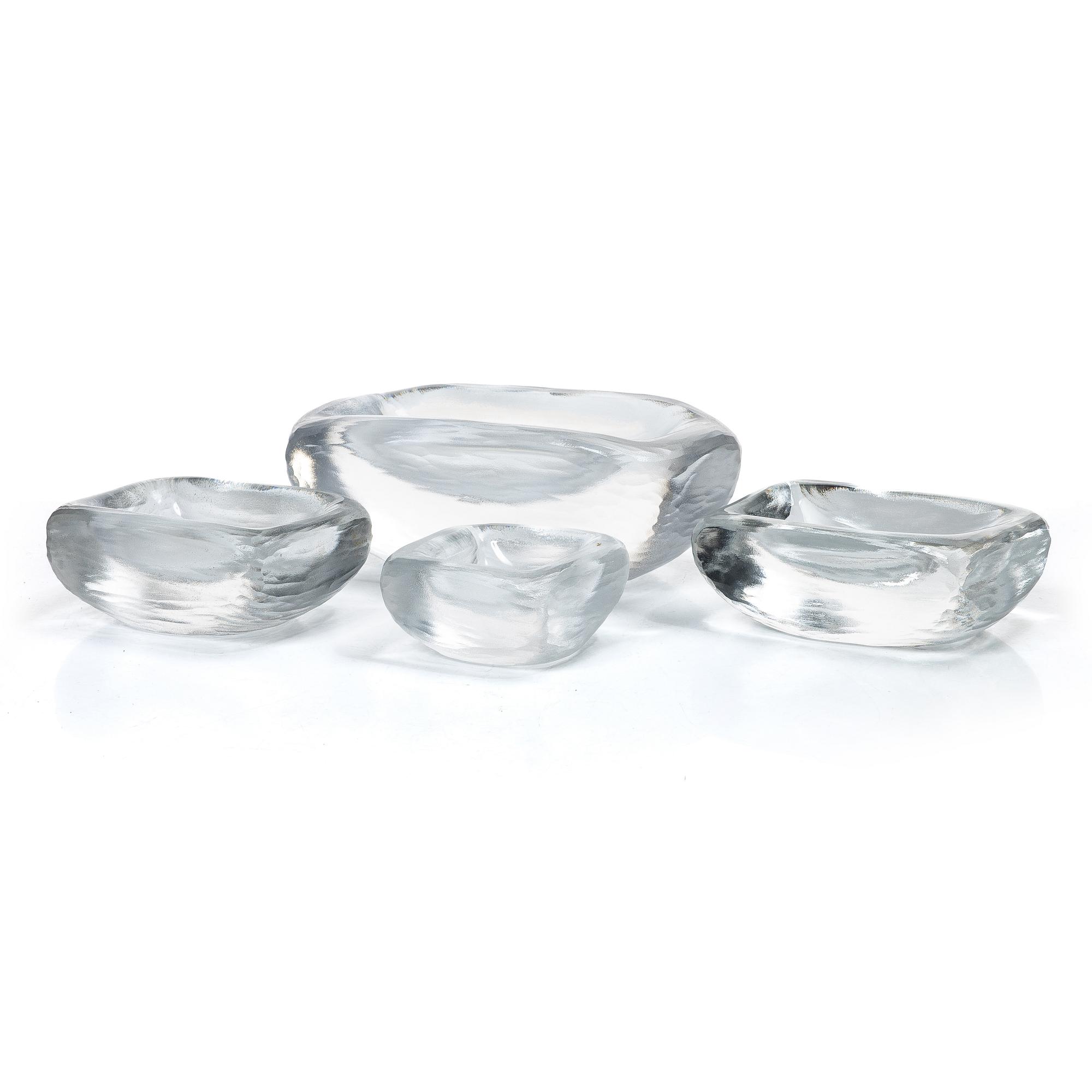 Vicke Lindstrand, Bowls, 4 pcs, glass, “Platina”, Orrefors.