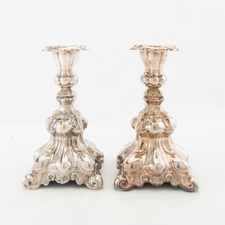 Ljusstakar ett par Barock-stil nysilver 1900-talets första hälft.