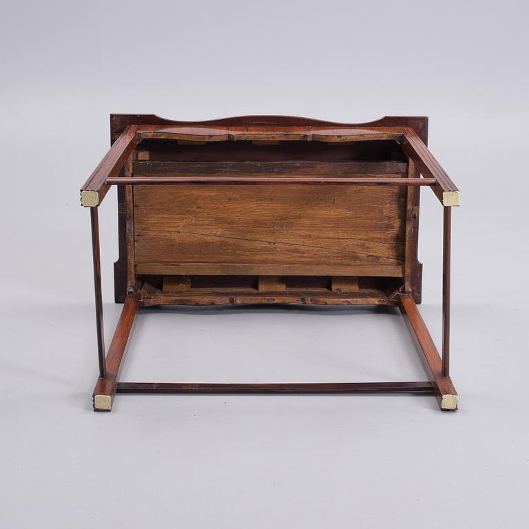 SIDOBORD, England, 1800-tal.