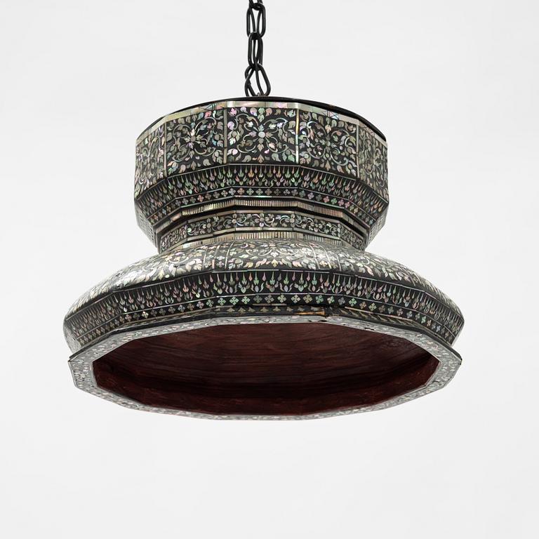 A lacquer work ceiling lamp with mother of pearl, Oriental, around 1900.