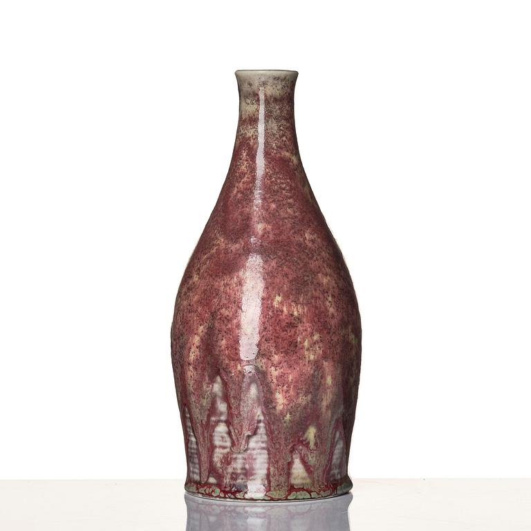 Aune Siimes, a porcelain vase, Arabia, Finland 1940s.