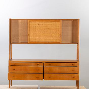 HANS J WEGNER, skåp, "RY-20" för Ry Möbler, Danmark, 1960-tal.